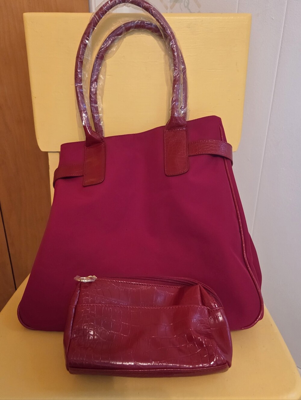 NEW Large ESTEE LAUDER Red Shoulder Bag With Matching Snakeskin Makeup Bag
